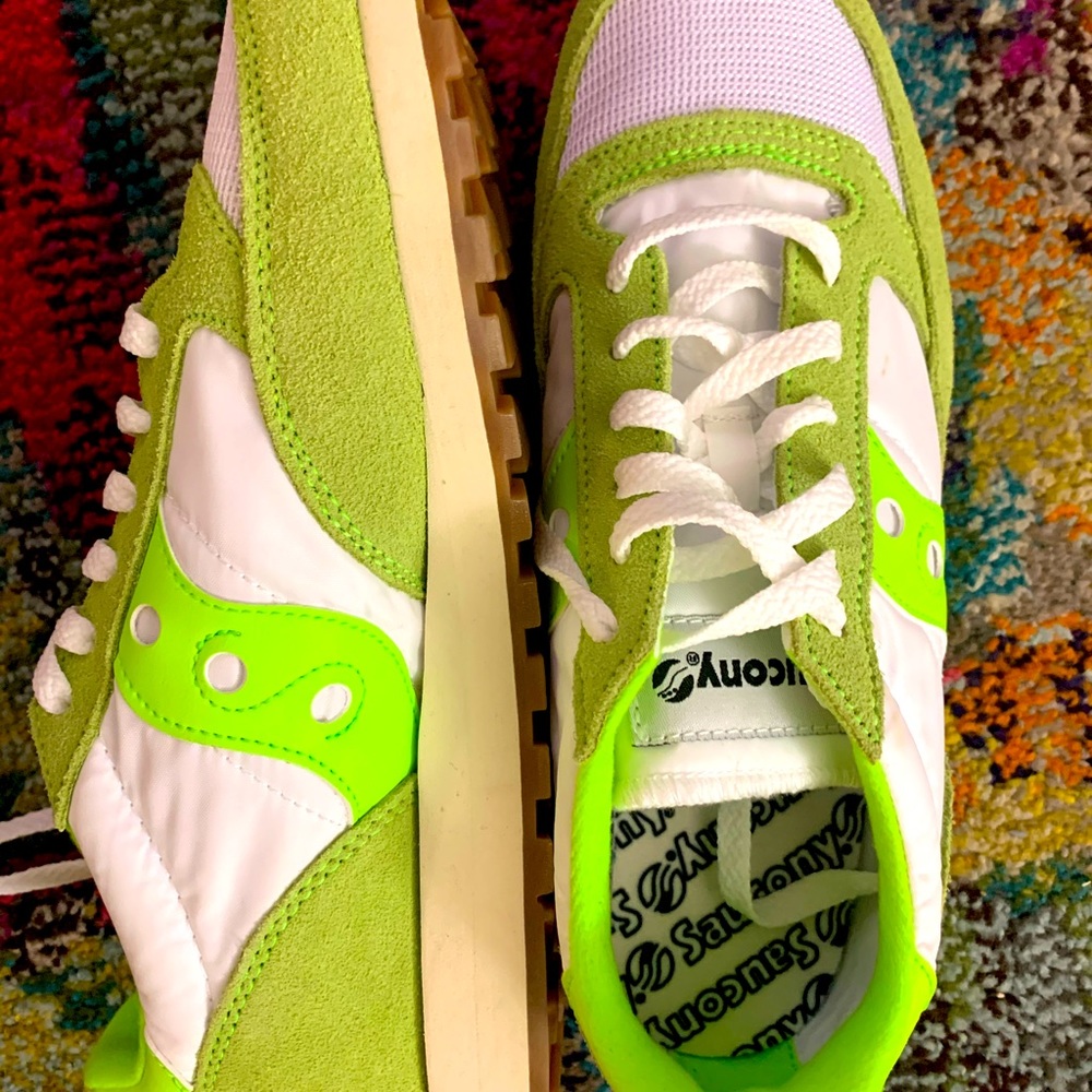 Neon Saucony
